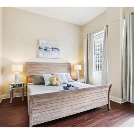 ניו אורלינס Amazing Condos Beautiful View 2 Blocks To French Quarter, Small Rooftop Pool, Gym, Seanger Theater, Super Dome, And Bourbon St מראה חיצוני תמונה