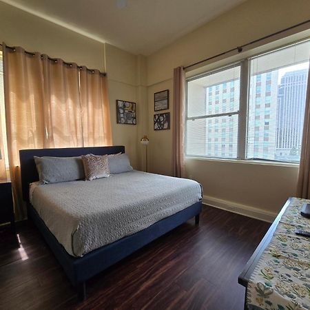 ניו אורלינס Amazing Condos Beautiful View 2 Blocks To French Quarter, Small Rooftop Pool, Gym, Seanger Theater, Super Dome, And Bourbon St חדר תמונה