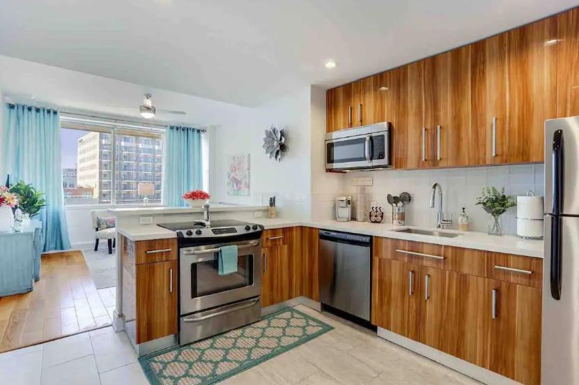 ניו אורלינס Amazing Condos Beautiful View 2 Blocks To French Quarter, Small Rooftop Pool, Gym, Seanger Theater, Super Dome, And Bourbon St חדר תמונה
