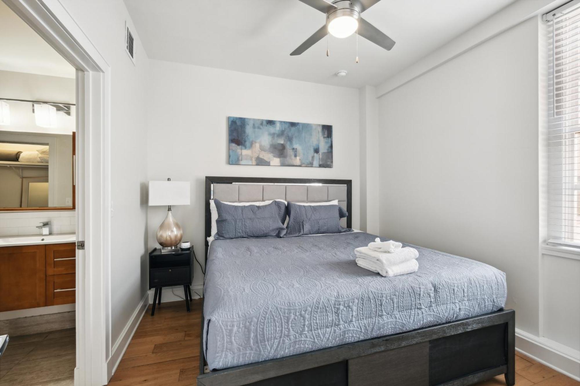 ניו אורלינס Amazing Condos Beautiful View 2 Blocks To French Quarter, Small Rooftop Pool, Gym, Seanger Theater, Super Dome, And Bourbon St חדר תמונה
