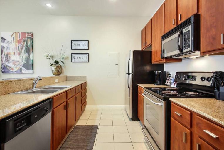 ניו אורלינס Amazing Condos Beautiful View 2 Blocks To French Quarter, Small Rooftop Pool, Gym, Seanger Theater, Super Dome, And Bourbon St מראה חיצוני תמונה