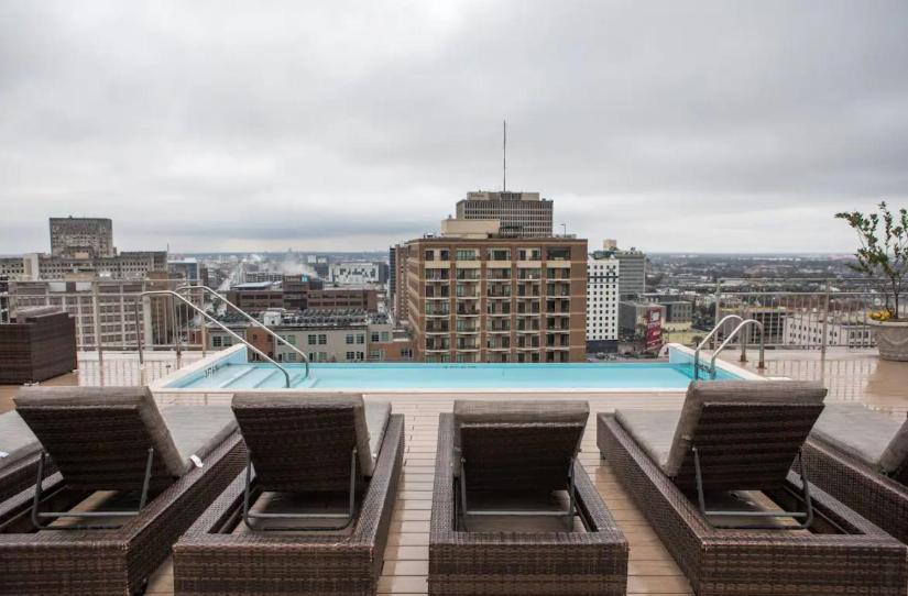 ניו אורלינס Amazing Condos Beautiful View 2 Blocks To French Quarter, Small Rooftop Pool, Gym, Seanger Theater, Super Dome, And Bourbon St מראה חיצוני תמונה
