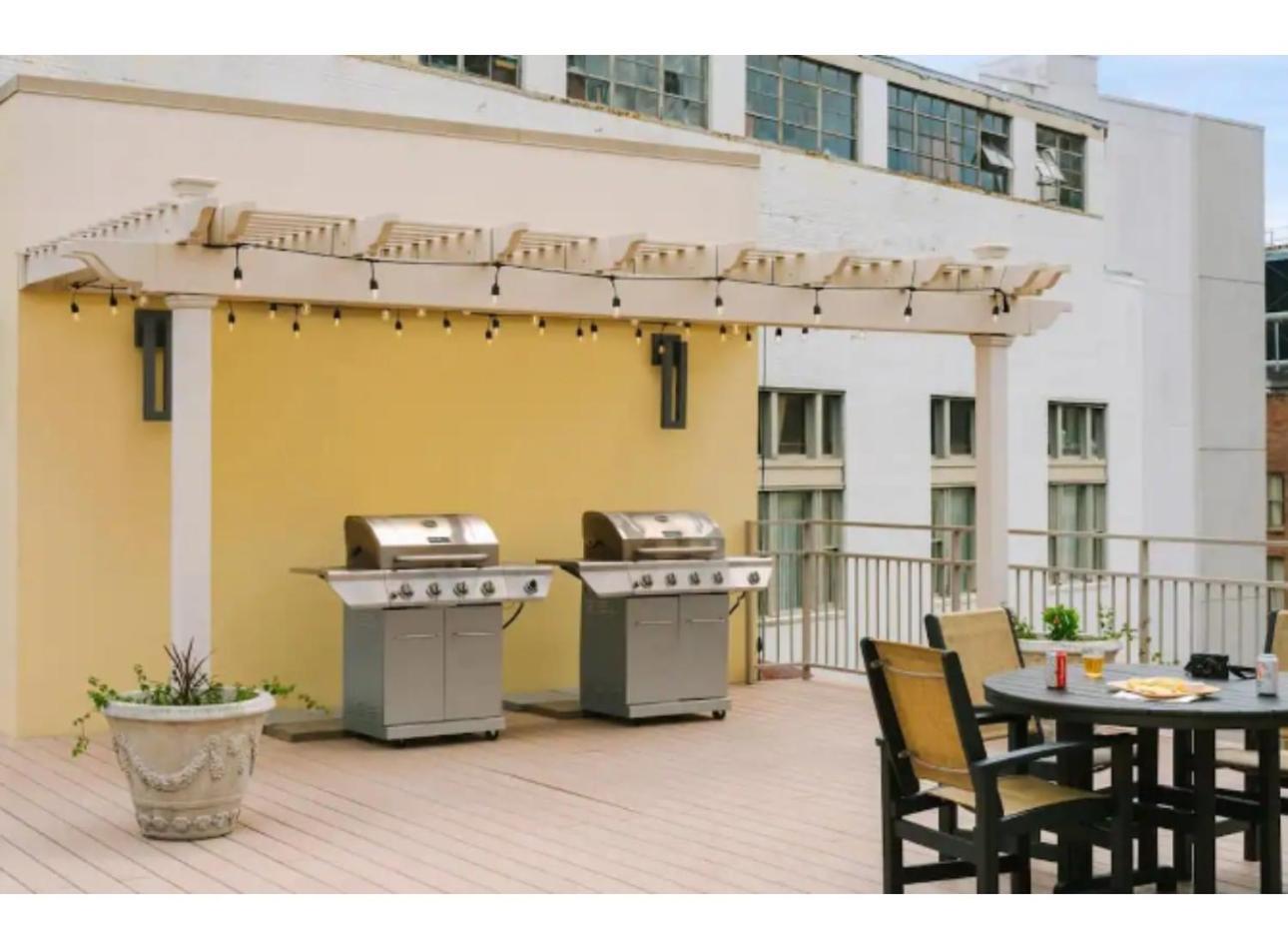 ניו אורלינס Amazing Condos Beautiful View 2 Blocks To French Quarter, Small Rooftop Pool, Gym, Seanger Theater, Super Dome, And Bourbon St מראה חיצוני תמונה