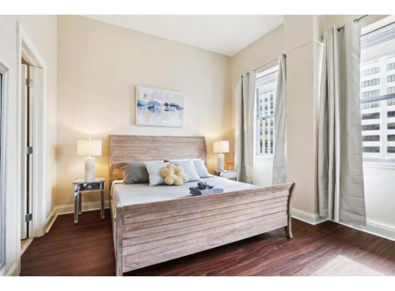 ניו אורלינס Amazing Condos Beautiful View 2 Blocks To French Quarter, Small Rooftop Pool, Gym, Seanger Theater, Super Dome, And Bourbon St מראה חיצוני תמונה