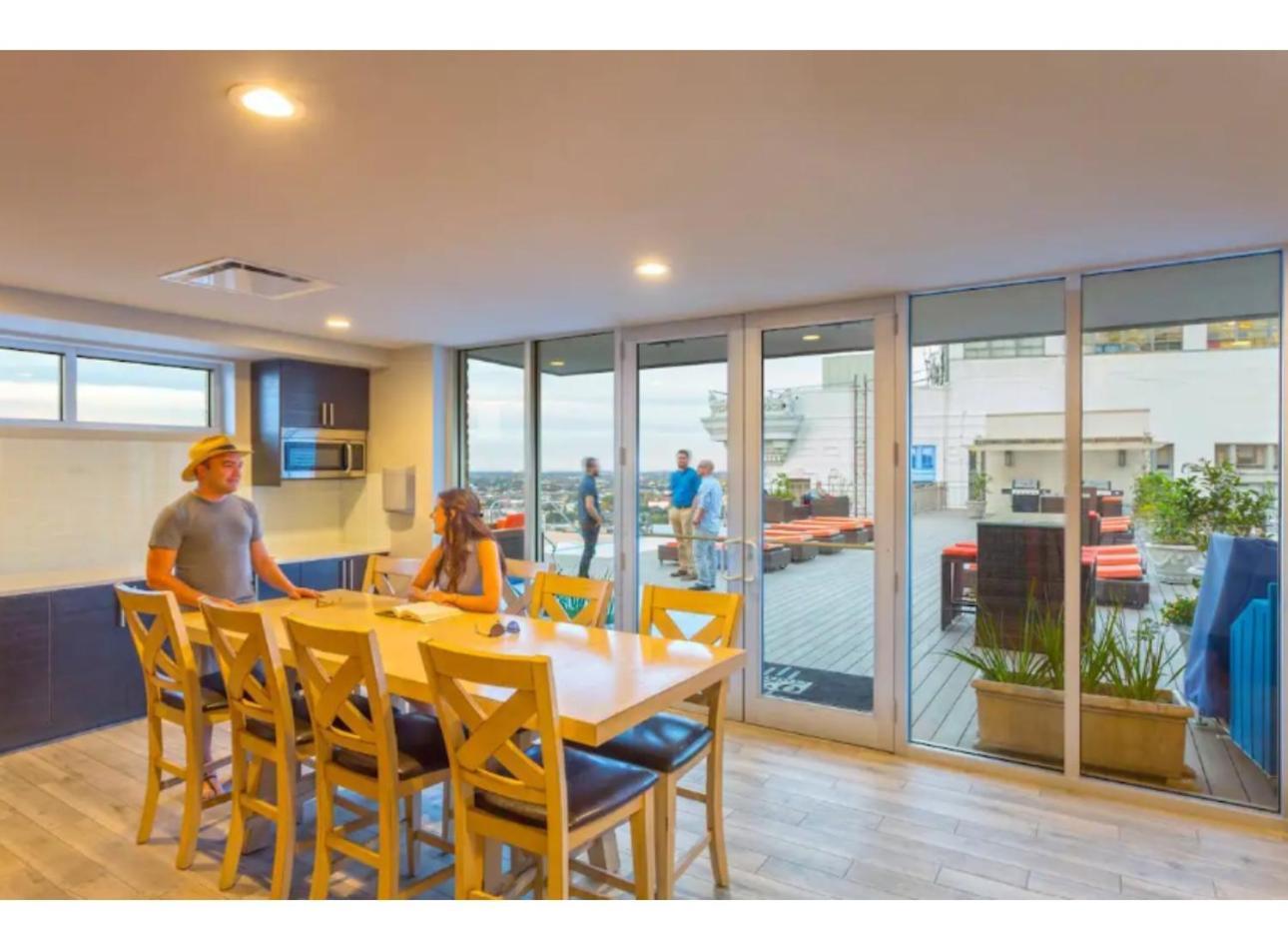 ניו אורלינס Amazing Condos Beautiful View 2 Blocks To French Quarter, Small Rooftop Pool, Gym, Seanger Theater, Super Dome, And Bourbon St מראה חיצוני תמונה