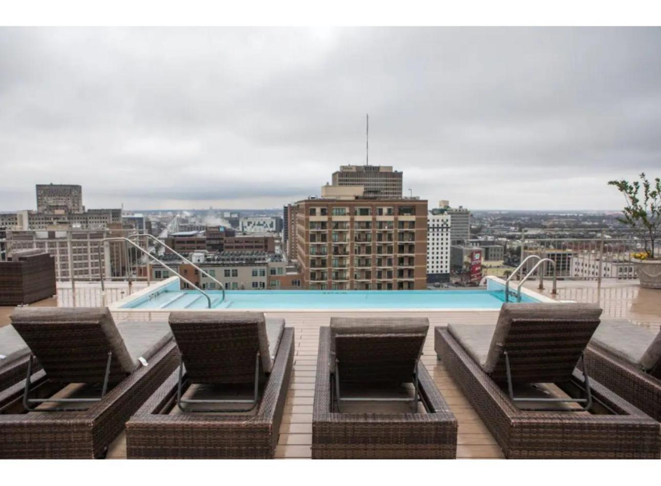 ניו אורלינס Amazing Condos Beautiful View 2 Blocks To French Quarter, Small Rooftop Pool, Gym, Seanger Theater, Super Dome, And Bourbon St מראה חיצוני תמונה