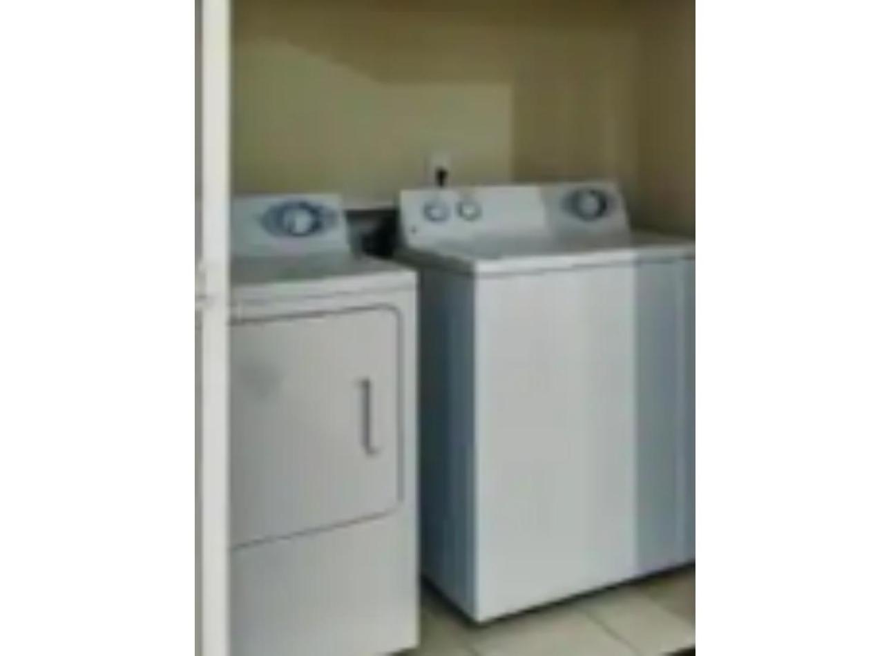 ניו אורלינס Amazing Condos Beautiful View 2 Blocks To French Quarter, Small Rooftop Pool, Gym, Seanger Theater, Super Dome, And Bourbon St חדר תמונה