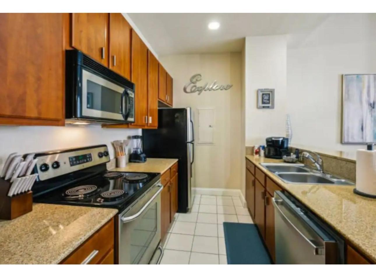 ניו אורלינס Amazing Condos Beautiful View 2 Blocks To French Quarter, Small Rooftop Pool, Gym, Seanger Theater, Super Dome, And Bourbon St חדר תמונה