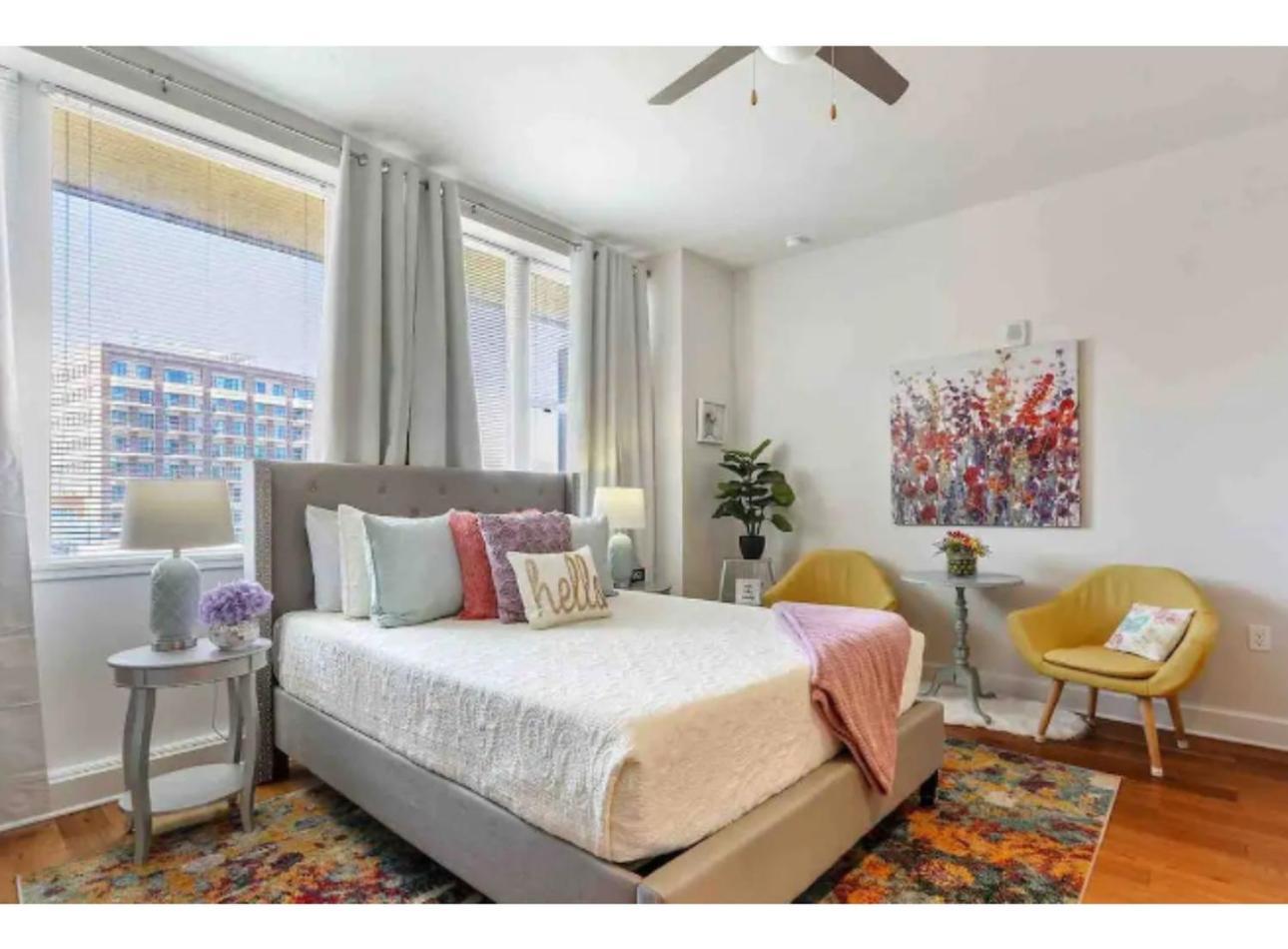 ניו אורלינס Amazing Condos Beautiful View 2 Blocks To French Quarter, Small Rooftop Pool, Gym, Seanger Theater, Super Dome, And Bourbon St חדר תמונה