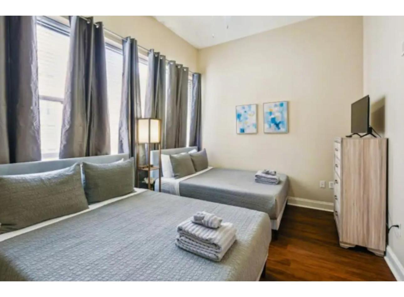 ניו אורלינס Amazing Condos Beautiful View 2 Blocks To French Quarter, Small Rooftop Pool, Gym, Seanger Theater, Super Dome, And Bourbon St חדר תמונה