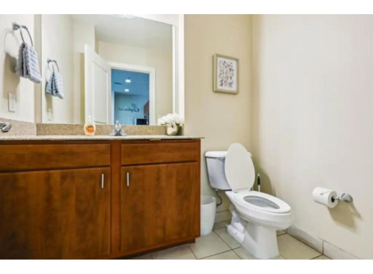 ניו אורלינס Amazing Condos Beautiful View 2 Blocks To French Quarter, Small Rooftop Pool, Gym, Seanger Theater, Super Dome, And Bourbon St חדר תמונה